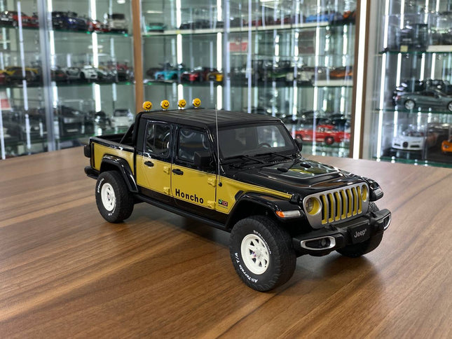 GT Spirit 1/18 Jeep Gladiator Honcho 2021 Black/Yellow Resin Model - detailed collector display model