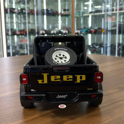 GT Spirit 1/18 Jeep Gladiator Honcho 2021 Black/Yellow Resin Model - showroom-quality model replica