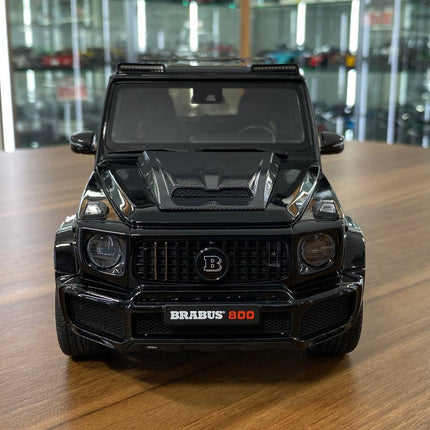 GT Spirit Mercedes Benz G 63 BRABUS 800 Widestar 1:18 Black Gold Rim Resin Model Car - studio product photo of the scale mode