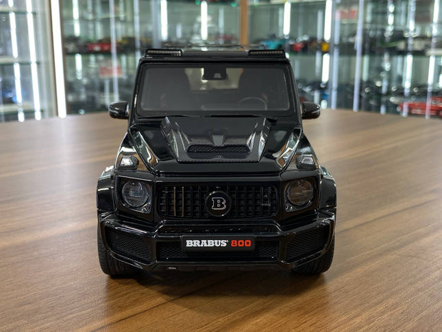 GT Spirit Mercedes Benz G 63 BRABUS 800 Widestar 1:18 Black Gold Rim Resin Model Car - studio product photo of the scale mode