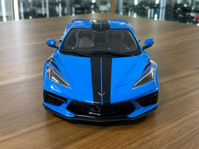 GT Spirit 1:18 Chevrolet Corvette C8 2020 Resin Diecast Model Blue/Black Stripes Limited 999 Pcs - studio product photo of th