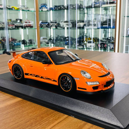 Minichamps Porsche 911 GT3 RS 2007 1:18 Diecast Model Car Orange - detailed collector display model