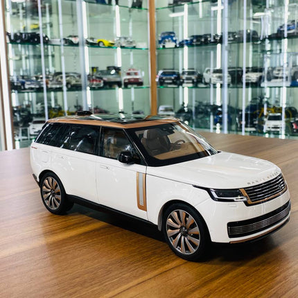 LCD Model Land Rover Range Rover 2022 - White with Gold Roof 1:18 Diecast Model Car - detailed collector display model