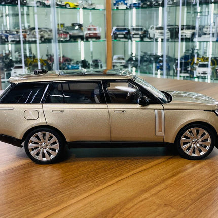 LCD Model Land Rover Range Rover 2022 Gold 1:18 Diecast Model Car - collectible scale model car