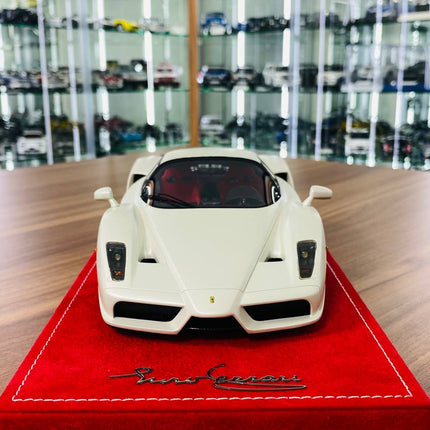 1/18 MR Collection Ferrari Enzo in a stunning pearl white | Limited Edition - studio product photo of the scale model