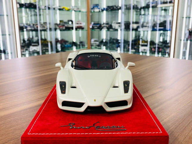 1/18 MR Collection Ferrari Enzo in a stunning pearl white | Limited Edition - studio product photo of the scale model