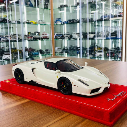 1/18 MR Collection Ferrari Enzo in a stunning pearl white | Limited Edition - detailed collector display model
