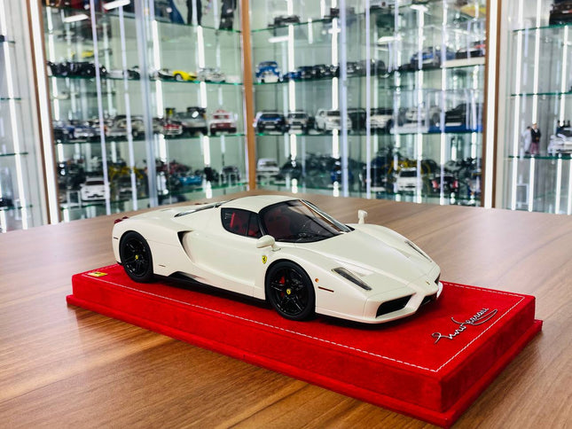 1/18 MR Collection Ferrari Enzo in a stunning pearl white | Limited Edition - detailed collector display model