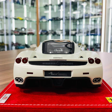 1/18 MR Collection Ferrari Enzo in a stunning pearl white | Limited Edition - premium collector scale model
