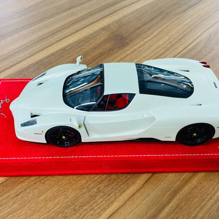 1/18 MR Collection Ferrari Enzo in a stunning pearl white | Limited Edition - scale model for display