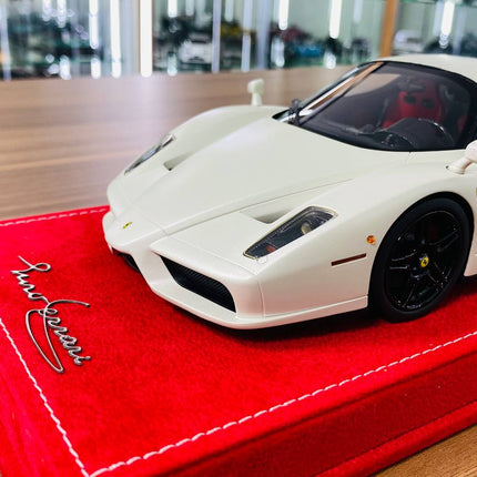 1/18 MR Collection Ferrari Enzo in a stunning pearl white | Limited Edition - hand-finished display model