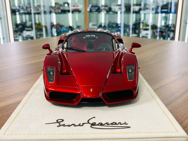 1/18 MR Collection Ferrari Enzo Rosso Efesto (deep red) black rims & red accent line - studio product photo of the scale mode