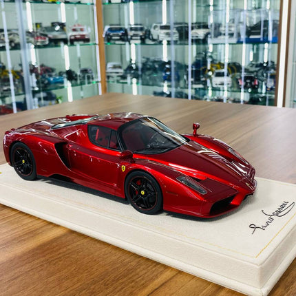 1/18 MR Collection Ferrari Enzo Rosso Efesto (deep red) black rims & red accent line - detailed collector display model