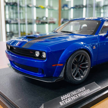 Solido 1/18 Dodge Challenger R/T Scat Pack Wide Body Electric Blue Pearl Diecast Model - detailed die-cast style model