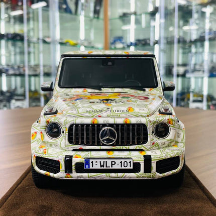 MotorHelix Mercedes-Benz AMG G-63 2019 1/18 Resin Model Car Family Guy Edition - studio product photo of the scale model