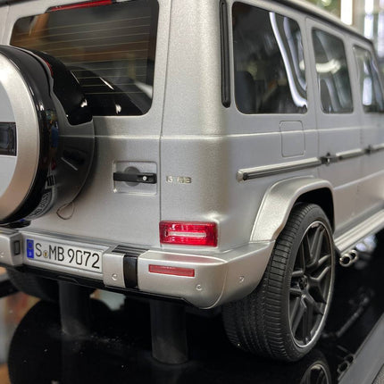 Motor Helix Mercedes-Benz AMG G63 2019 1:18 Resin Model Matt Silver - detailed die-cast style model