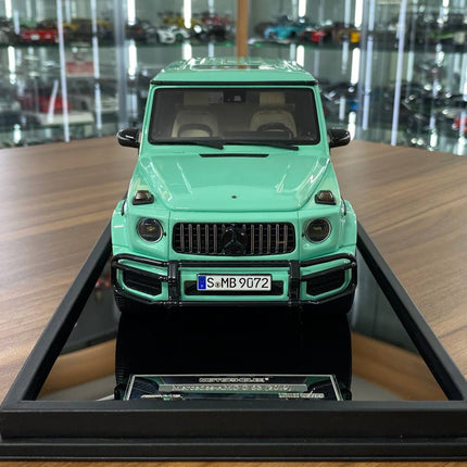 Motor Helix 1/18 Mercedes Benz AMG G63 2019 Tiffany Blue Resin Model - studio product photo of the scale model