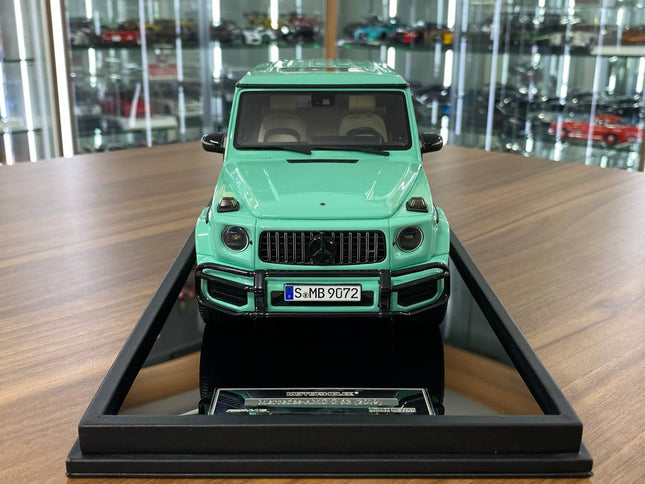 Motor Helix 1/18 Mercedes Benz AMG G63 2019 Tiffany Blue Resin Model - studio product photo of the scale model