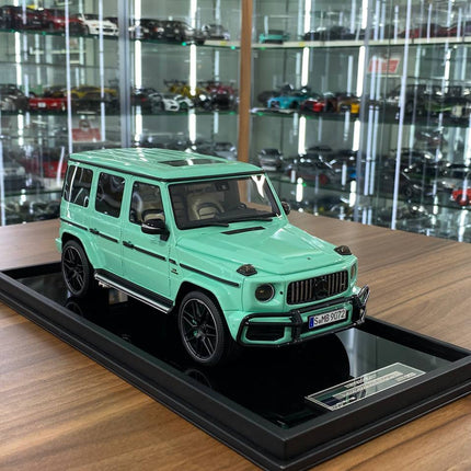 Motor Helix 1/18 Mercedes Benz AMG G63 2019 Tiffany Blue Resin Model - detailed collector display model