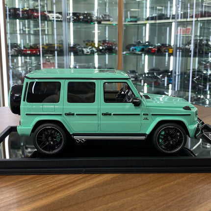 Motor Helix 1/18 Mercedes Benz AMG G63 2019 Tiffany Blue Resin Model - collectible scale model car
