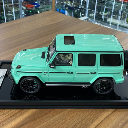 Motor Helix 1/18 Mercedes Benz AMG G63 2019 Tiffany Blue Resin Model - scale model for display