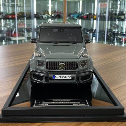 Mercedes-Benz AMG G63 2019 1:18 Arabian Gray Resin Ltd 99 pcs | Motor Helix - scale model for display