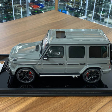 Mercedes-Benz AMG G63 2019 1:18 Arabian Gray Resin Ltd 99 pcs | Motor Helix - collectible scale model car