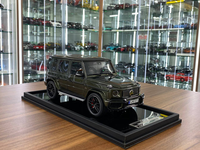 Motor Helix Mercedes-AMG G63 2019 1/18 Olive Green Resin Limited 66 Pcs - detailed collector display model