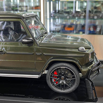 Motor Helix Mercedes-AMG G63 2019 1/18 Olive Green Resin Limited 66 Pcs - collector edition scale model