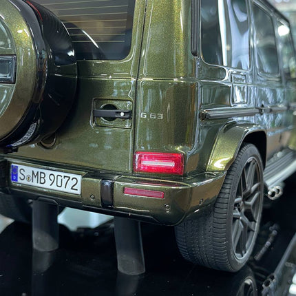 Motor Helix Mercedes-AMG G63 2019 1/18 Olive Green Resin Limited 66 Pcs - scale model collectible piece