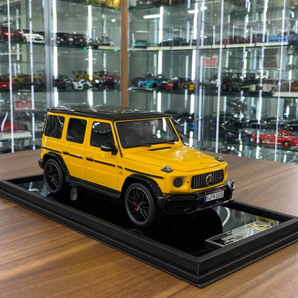 Motor Helix Mercedes Benz AMG G63 2019 1/18 Yellow Resin Model - detailed collector display model