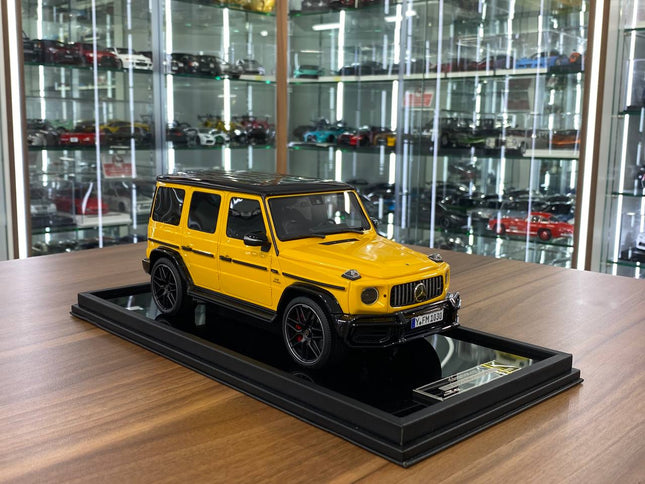 Motor Helix Mercedes Benz AMG G63 2019 1/18 Yellow Resin Model - detailed collector display model