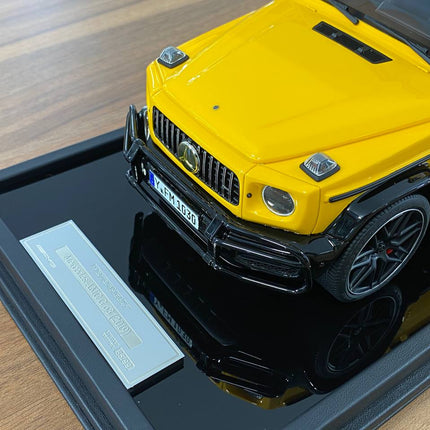 Motor Helix Mercedes Benz AMG G63 2019 1/18 Yellow Resin Model - showroom-quality model replica