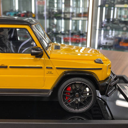 Motor Helix Mercedes Benz AMG G63 2019 1/18 Yellow Resin Model - detailed die-cast style model