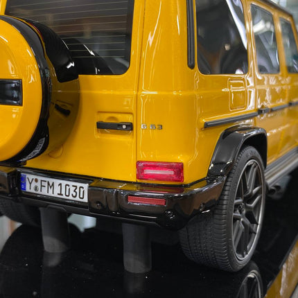 Motor Helix Mercedes Benz AMG G63 2019 1/18 Yellow Resin Model - collector edition scale model