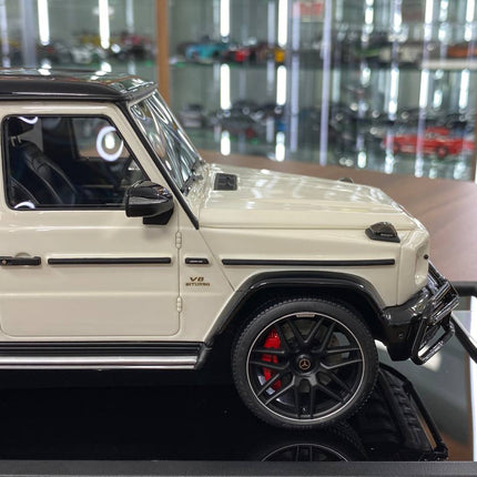 Motor Helix Mercedes Benz AMG G63 2019 1:18 White/Black Roof Resin Diecast Model Car Limited 99pcs - detailed die-cast style 