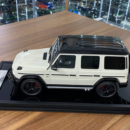 Motor Helix Mercedes Benz AMG G63 2019 1:18 White/Black Roof Resin Diecast Model Car Limited 99pcs - scale model for display