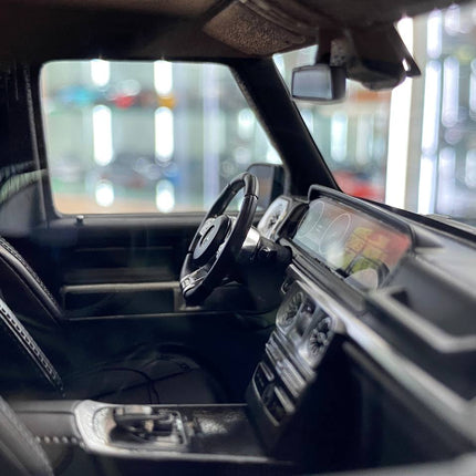 Motor Helix Mercedes Benz AMG G63 2019 1:18 White/Black Roof Resin Diecast Model Car Limited 99pcs - scale model collectible 