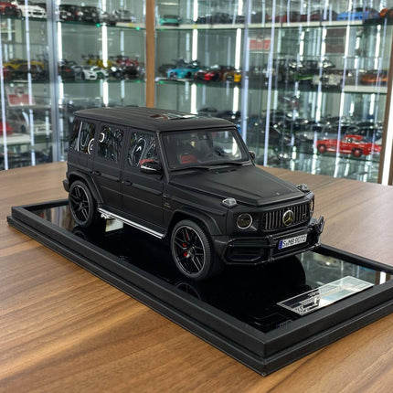 Motor Helix 1:18 Mercedes-AMG G63 2019 Matt Black Resin Model (199pcs) - detailed collector display model