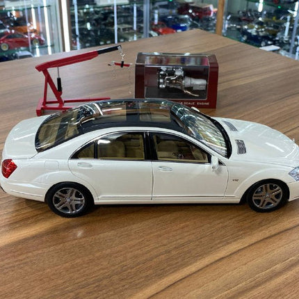 MotorHelix Mercedes-Benz S600L W221 1/18 White Diecast Model Car - premium collector scale model