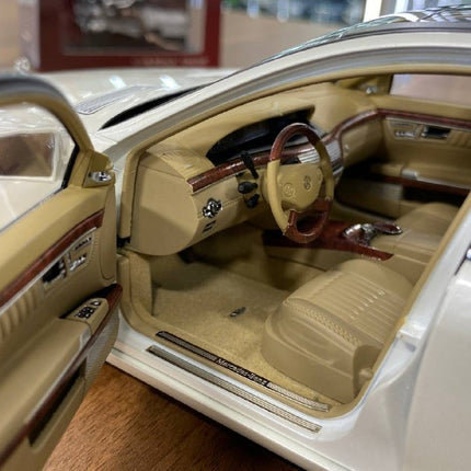 MotorHelix Mercedes-Benz S600L W221 1/18 White Diecast Model Car - detailed die-cast style model