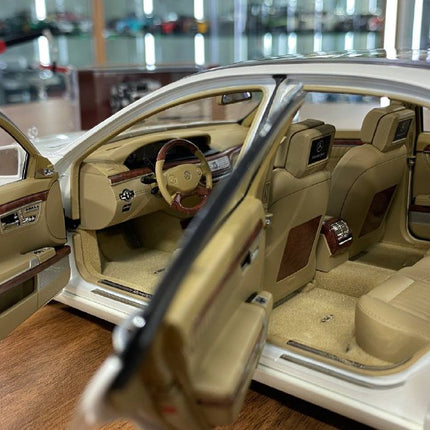 MotorHelix Mercedes-Benz S600L W221 1/18 White Diecast Model Car - collector edition scale model