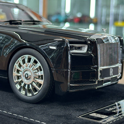 H&H 1:18 Rolls Royce Phantom Extended Wheelbase Diamond Black Resin Model - showroom-quality model replica