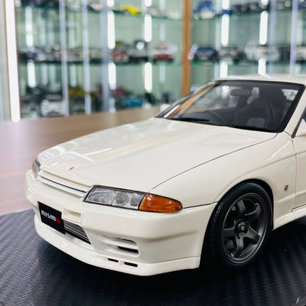 Ignition Model 1:18 Nissan Skyline GT-R R32 1993 White Resin Model - scale model for display