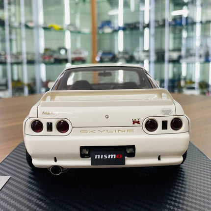 Ignition Model 1/18 Resin Nissan Skyline GT-R R32 White/Gold Rims - premium collector scale model
