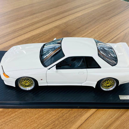 Ignition Model 1/18 Resin Nissan Skyline GT-R R32 White/Gold Rims - scale model for display