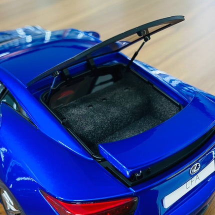 AutoArt Lexus LFA 2010 Blue 1:18 Diecast Model Car - scale model for display