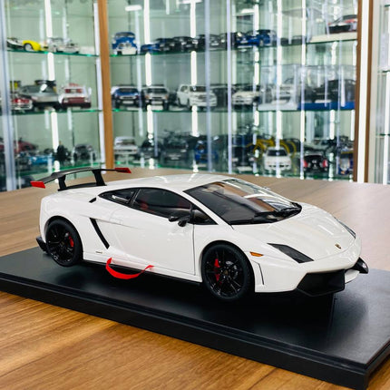 AutoArt Lamborghini Gallardo LP570 Supertrofeo Stradale White 1:18 Diecast Model Car - detailed collector display model