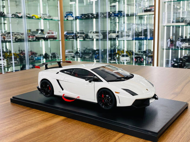 AutoArt Lamborghini Gallardo LP570 Supertrofeo Stradale White 1:18 Diecast Model Car - detailed collector display model