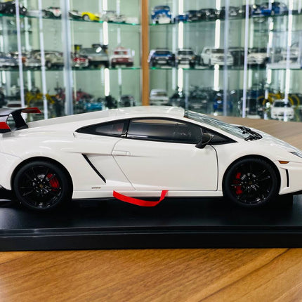 AutoArt Lamborghini Gallardo LP570 Supertrofeo Stradale White 1:18 Diecast Model Car - collectible scale model car